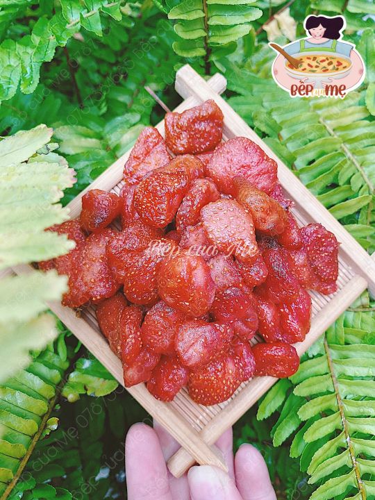 DÂU SẤY ( DRIED STRAWBERRIES)